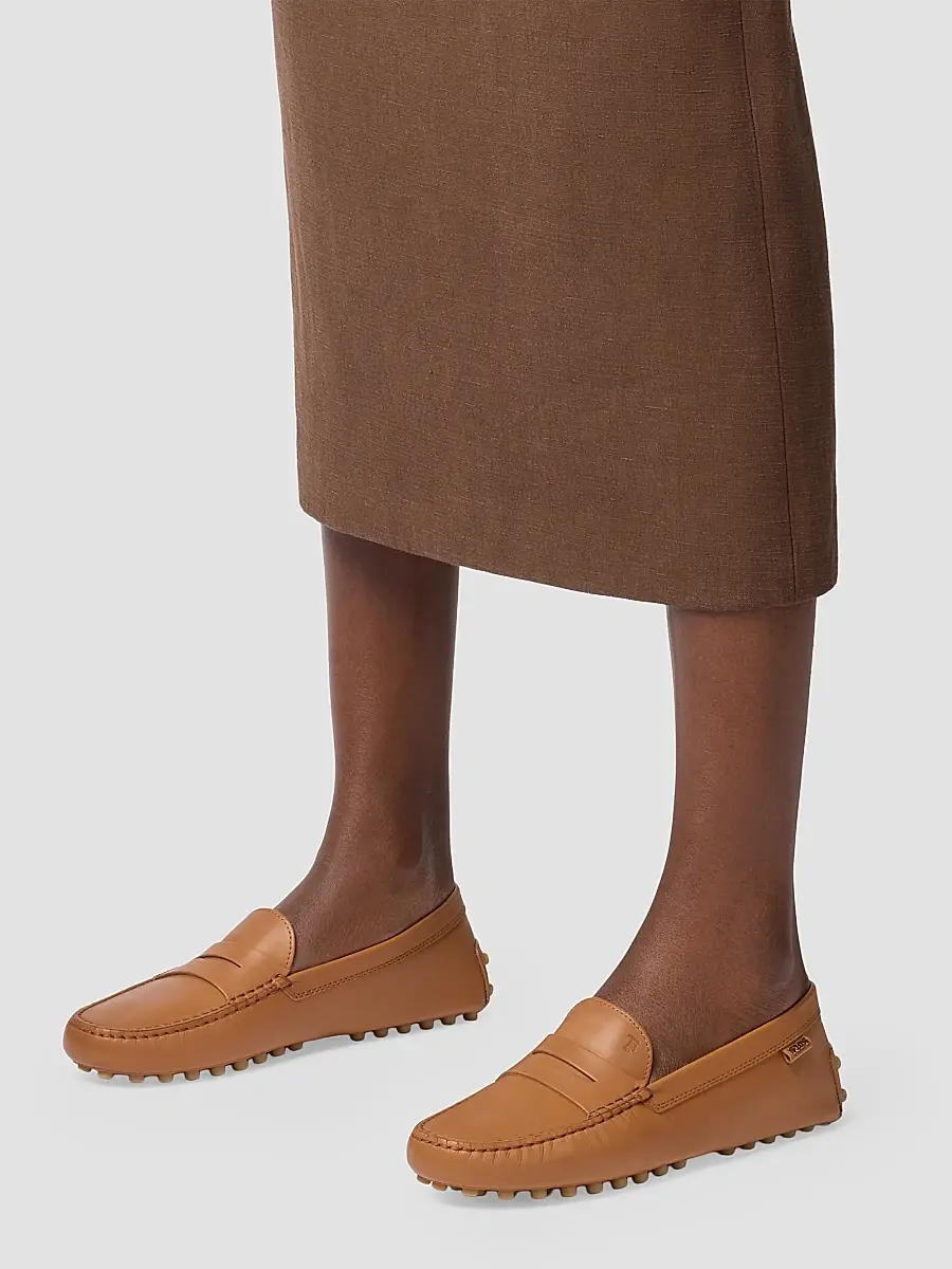 Tod's Women's Gommino Leather Loafers | Thumbnail 3