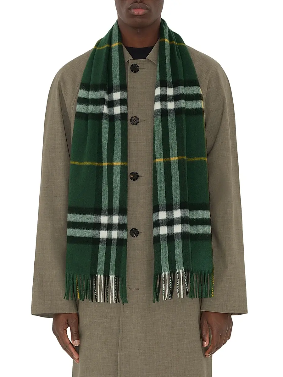 Burberry Women's Giant Check Cashmere Scarf | Thumbnail 3 Burberry Women's Giant Check Cashmere Scarf | Thumbnail 3