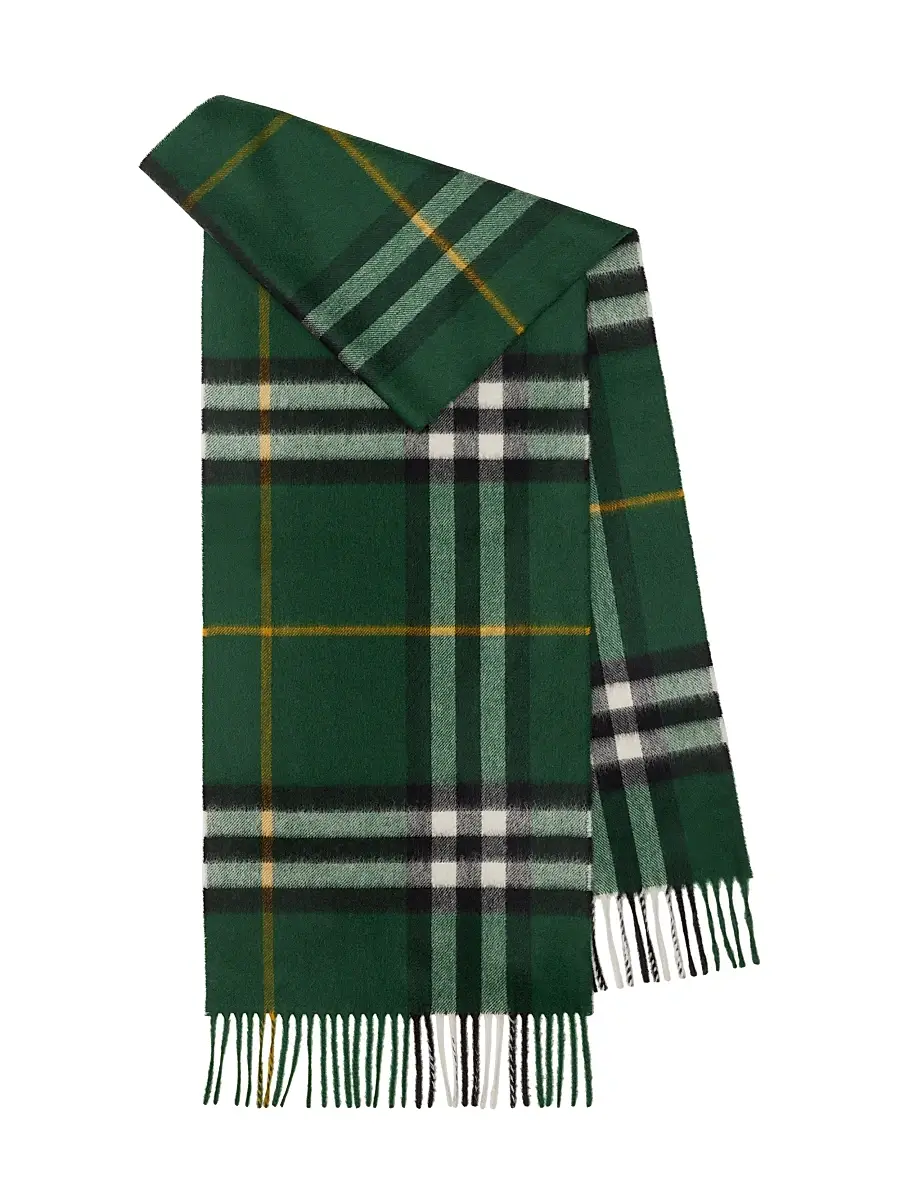 Burberry Women's Giant Check Cashmere Scarf | Thumbnail 4 Burberry Women's Giant Check Cashmere Scarf | Thumbnail 4