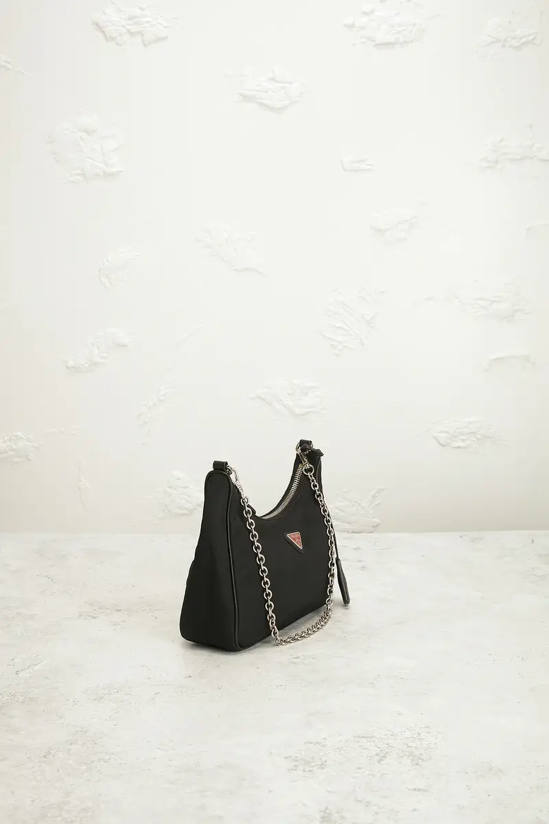 Prada Re-Edition 2005 Re-Nylon Shoulder Bag | Thumbnail 4 Prada Re-Edition 2005 Re-Nylon Shoulder Bag | Thumbnail 4