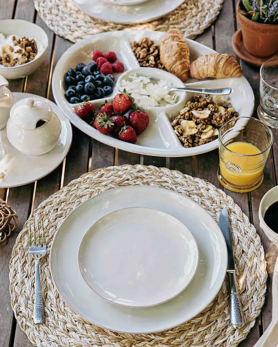 Juliska Puro Coupe 16-Piece Dinnerware Set | Thumbnail 2
