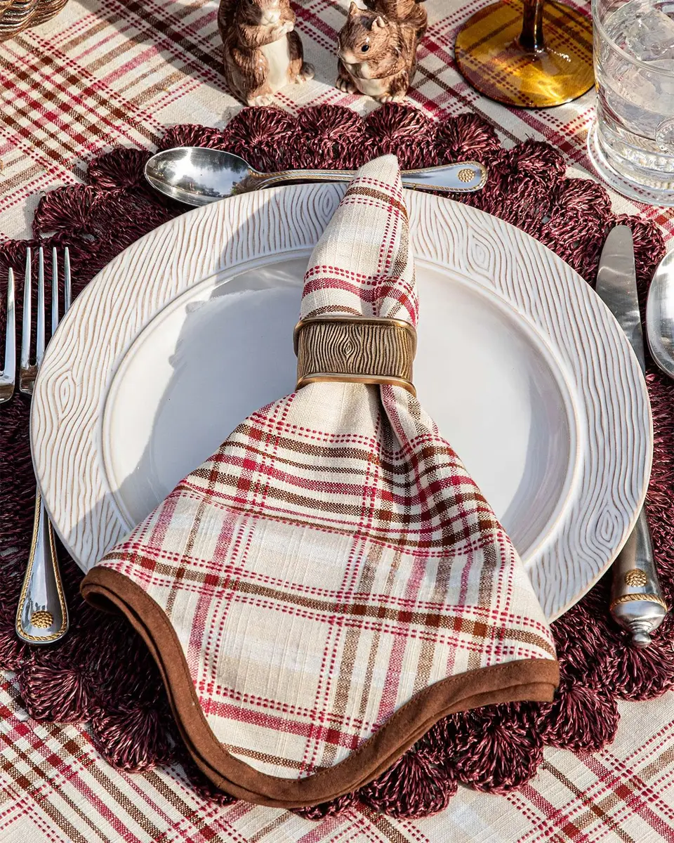 Juliska Blenheim Oak Napkin Rings, Set of 4 | Thumbnail 4 Juliska Blenheim Oak Napkin Rings, Set of 4 | Thumbnail 4