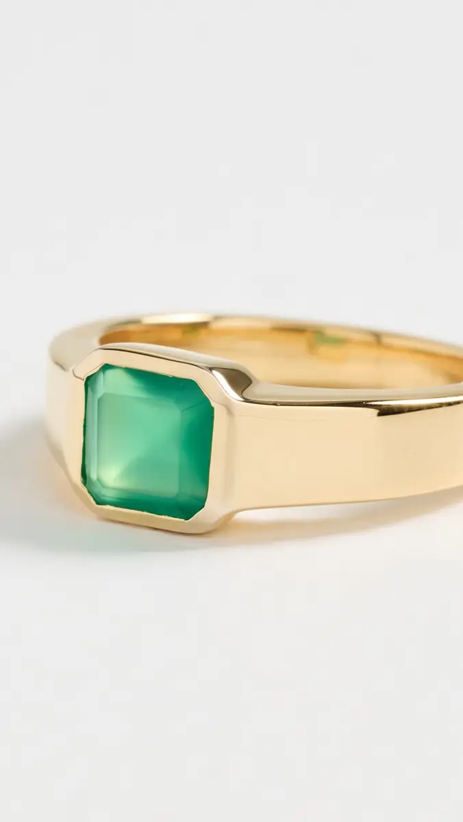 Shashi Emerald Pinky Signet Ring | Thumbnail 4