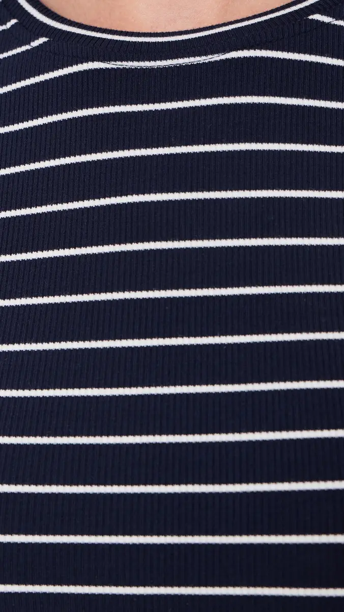 GOOD AMERICAN The Rib Baby Tee | Thumbnail 6 GOOD AMERICAN The Rib Baby Tee | Thumbnail 6