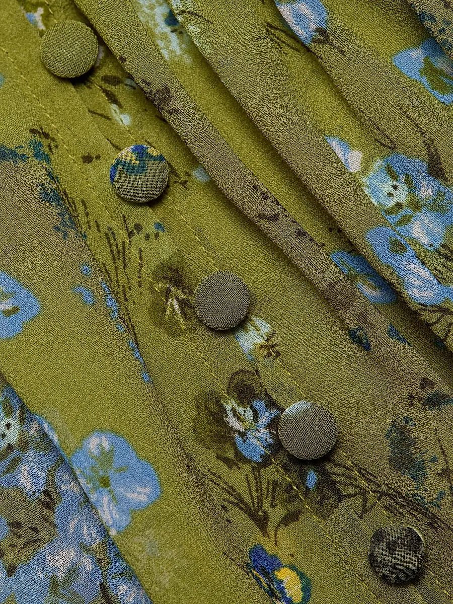 Cinq à Sept Women's Windswept Floral Edeline Top | Thumbnail 7