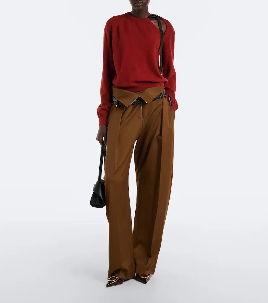Ferragamo Hug East-West Small leather shoulder bag | Thumbnail 4 Ferragamo Hug East-West Small leather shoulder bag | Thumbnail 4
