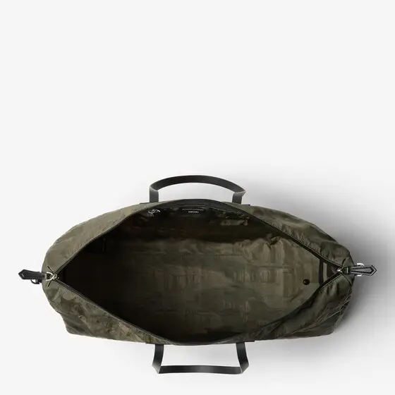Fendi Versatile, travel-ready duffle bag | Thumbnail 4 Fendi Versatile, travel-ready duffle bag | Thumbnail 4
