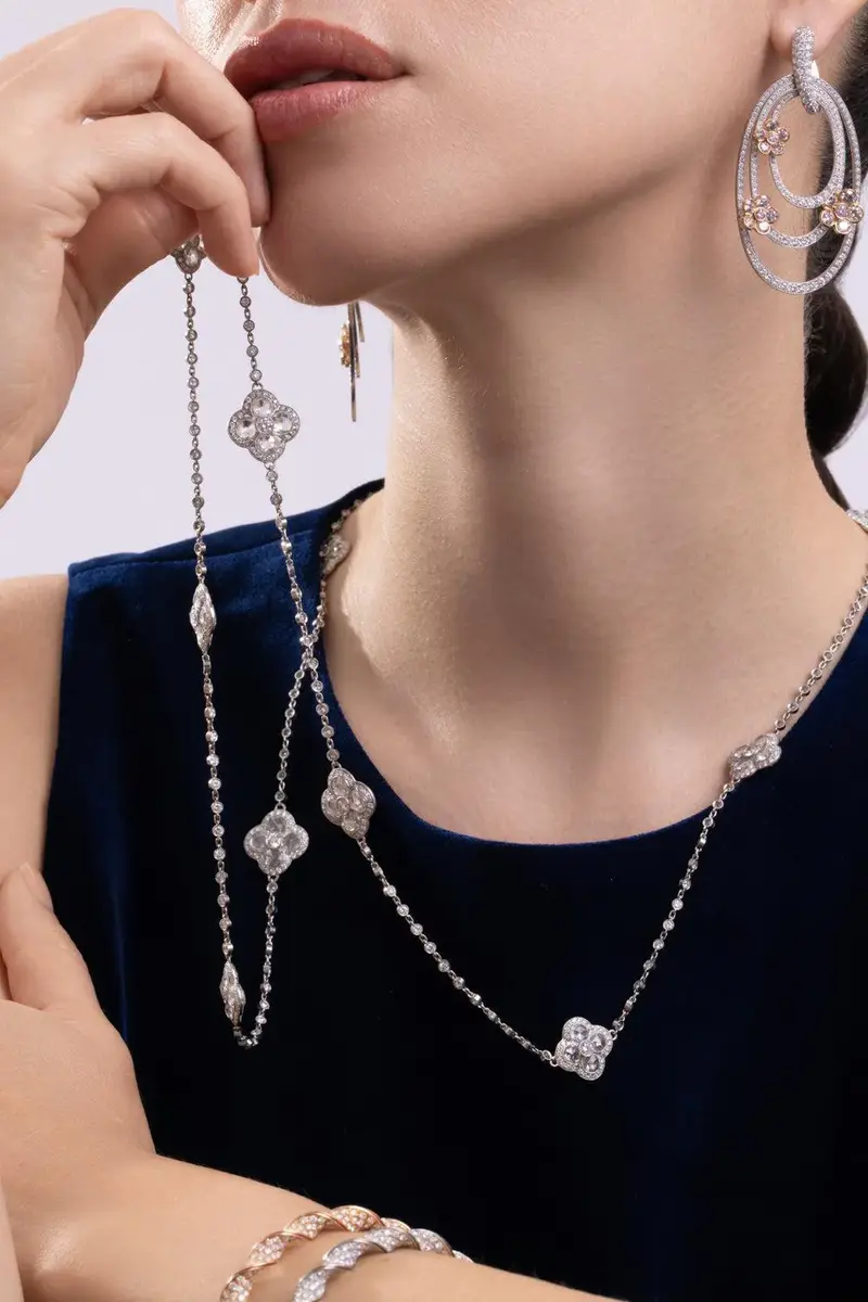 CICADA Diamond Floral Chain Necklace | Thumbnail 4 CICADA Diamond Floral Chain Necklace | Thumbnail 4