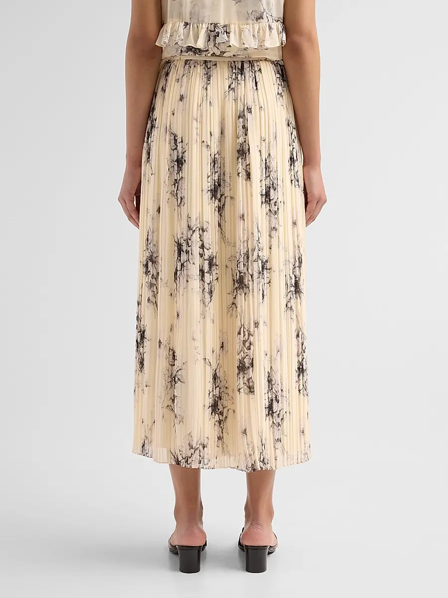 Cinq à Sept Women's Delaine Hand-Sketched Floral Midi Skirt | Thumbnail 3
