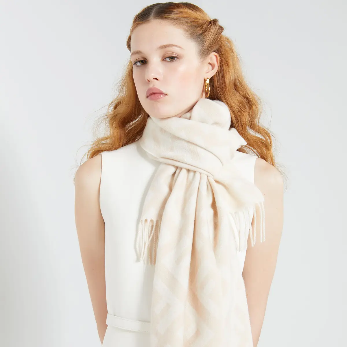 Fendi FF Scarf | Thumbnail 3