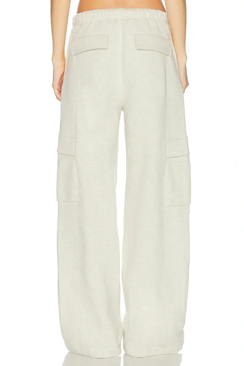 Fear of God Essentials Cargo Relaxed Sweatpant | Thumbnail 4 Fear of God Essentials Cargo Relaxed Sweatpant | Thumbnail 4