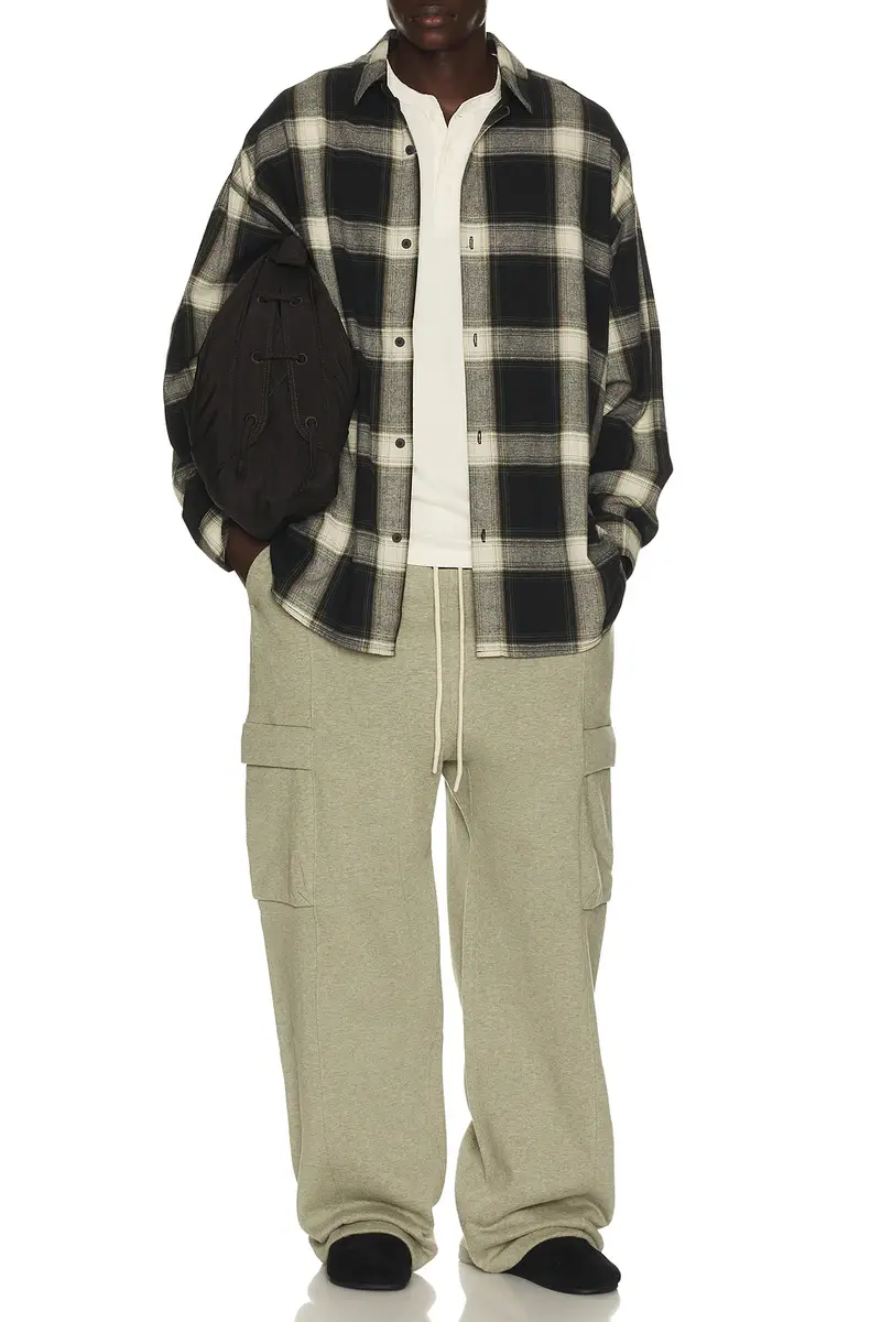 Fear of God Essentials Cargo Field Pant | Thumbnail 4 Fear of God Essentials Cargo Field Pant | Thumbnail 4