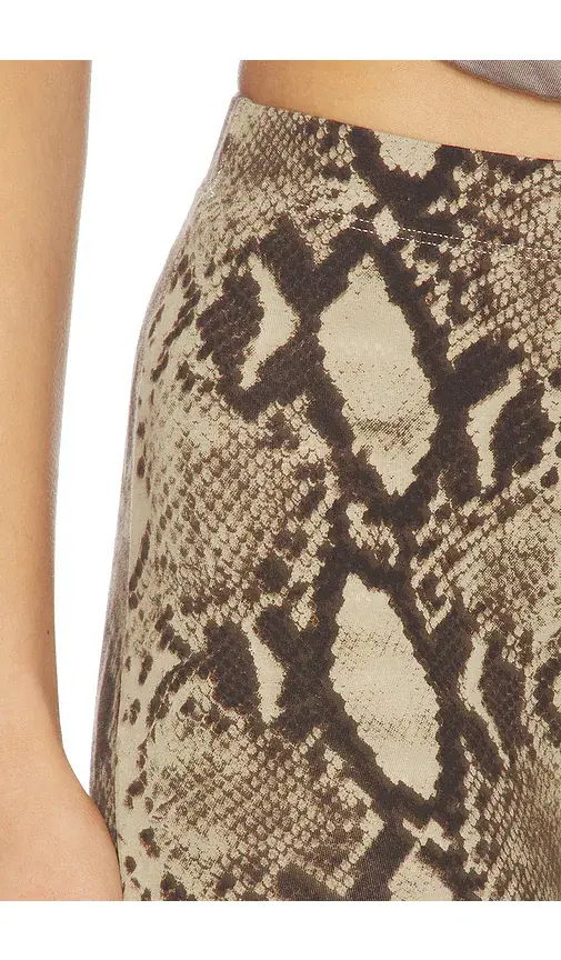 Indah Printed High Waisted Capri Pant | Thumbnail 6 Indah Printed High Waisted Capri Pant | Thumbnail 6