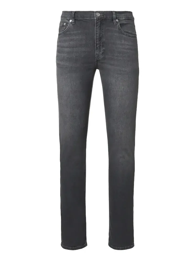 Modern straight jeans