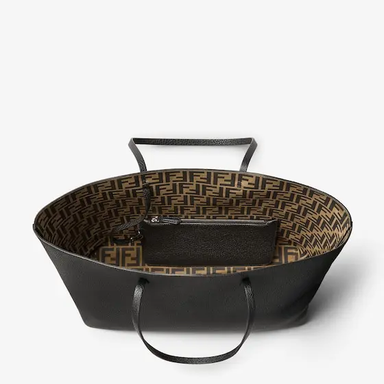 Fendi Medium shopping bag, created in 1997 together with | Thumbnail 4 Fendi Medium shopping bag, created in 1997 together with | Thumbnail 4