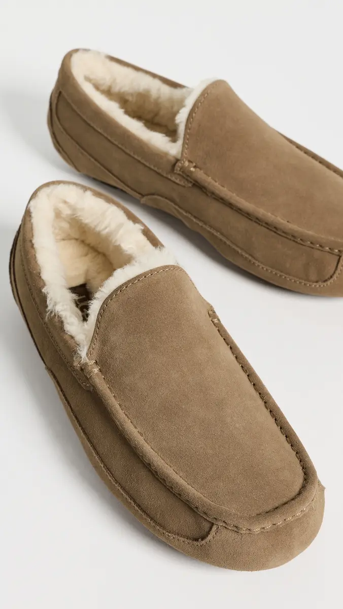 UGG Ascot Slippers | Thumbnail 4 UGG Ascot Slippers | Thumbnail 4