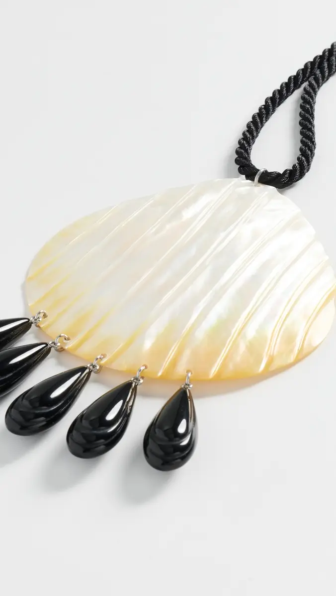Julietta Iris Necklace | Thumbnail 4