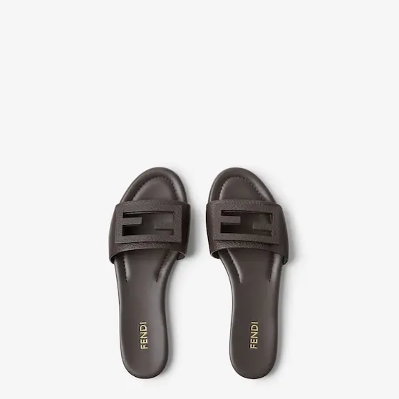 Fendi The iconic FF Tube buckle is the understated detail | Thumbnail 4