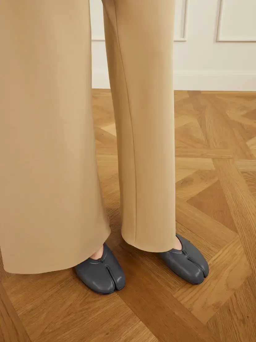 Maison Margiela Tabi Split-toe Textured-leather Ballet Flats | Thumbnail 2 Maison Margiela Tabi Split-toe Textured-leather Ballet Flats | Thumbnail 2