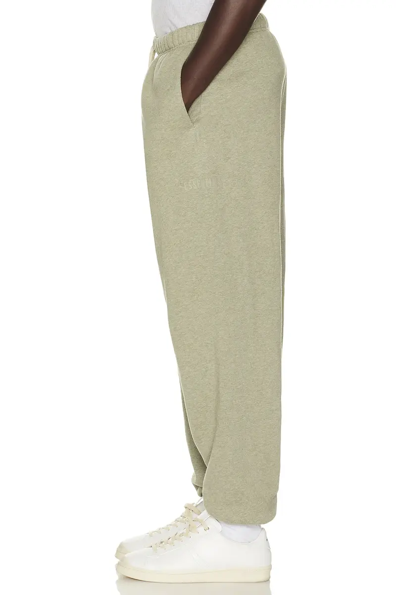 Fear of God Essentials Classic Fleece Sweatpant | Thumbnail 3 Fear of God Essentials Classic Fleece Sweatpant | Thumbnail 3