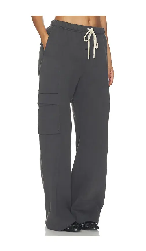 Fear of God Essentials Cargo Relaxed Sweatpant | Thumbnail 2 Fear of God Essentials Cargo Relaxed Sweatpant | Thumbnail 2