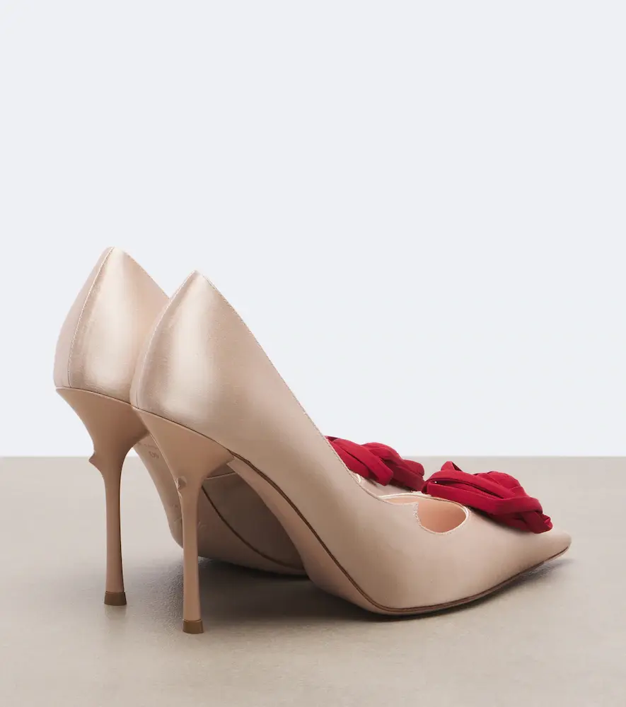 Roger Vivier Rose Vivier floral-appliqué satin pumps | Thumbnail 2