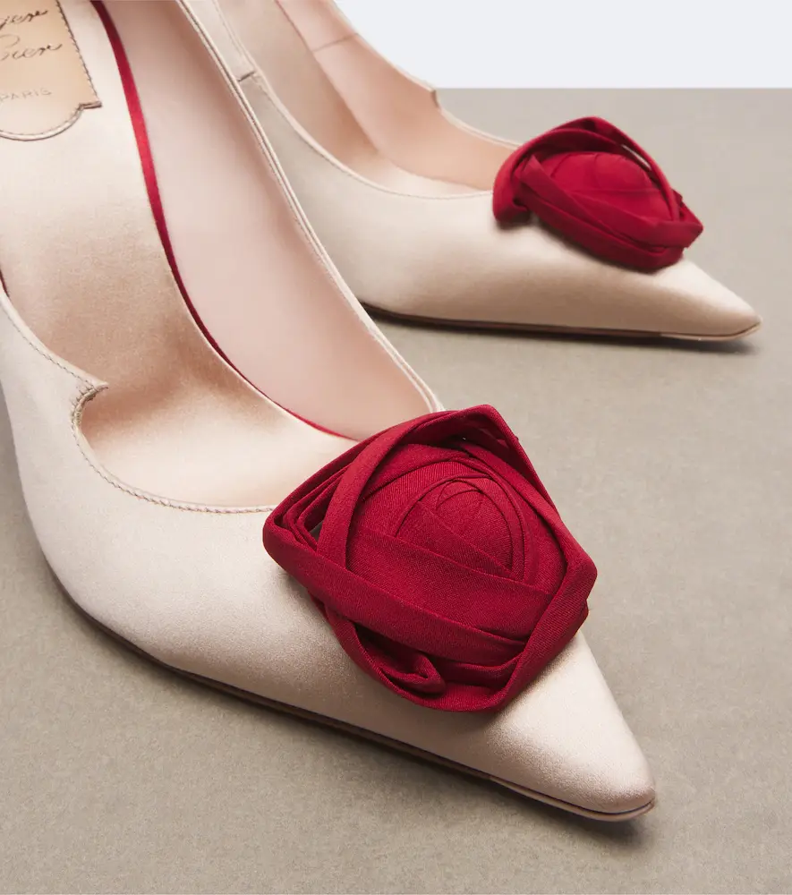 Roger Vivier Rose Vivier floral-appliqué satin pumps | Thumbnail 4