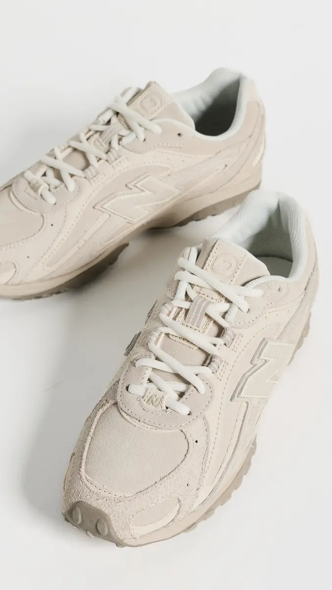 New Balance 204L Sneakers | Thumbnail 5