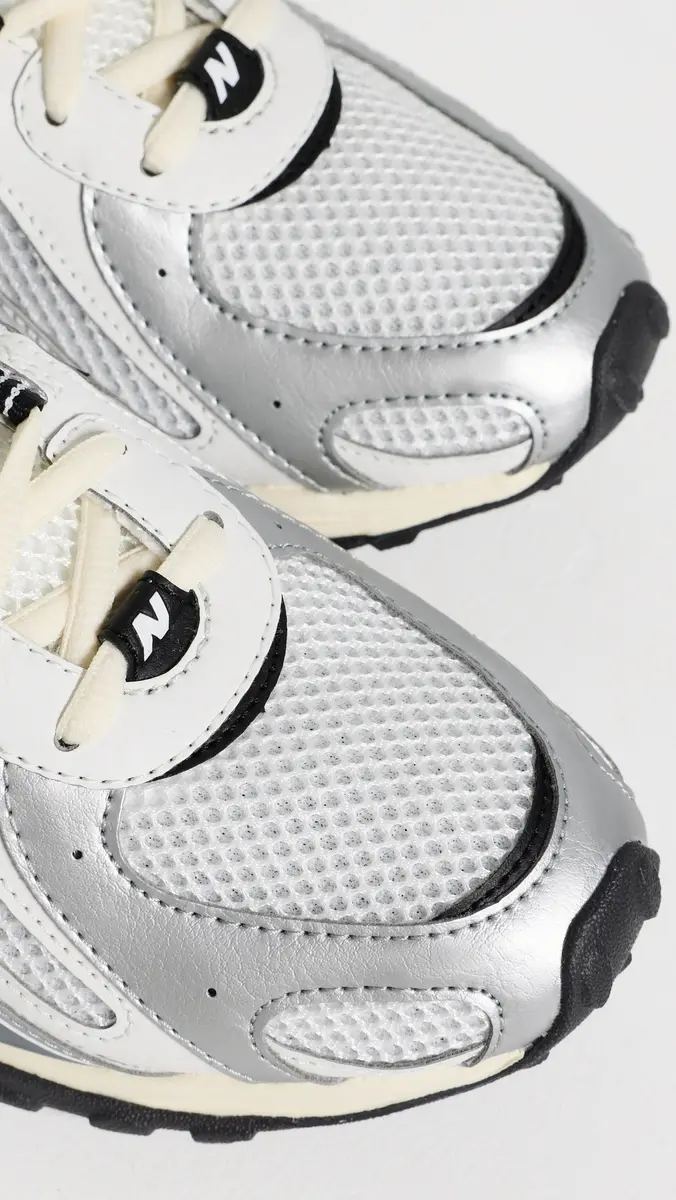 New Balance 204L Sneakers | Thumbnail 6
