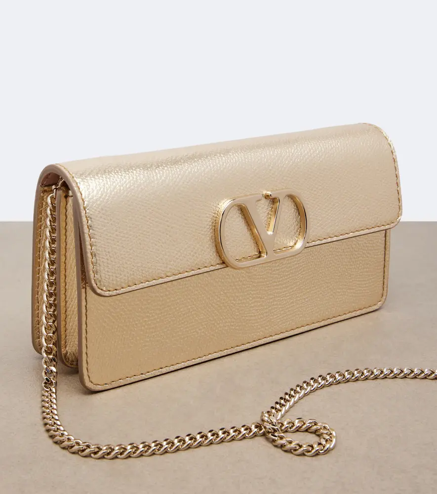 Valentino Garavani VLogo metallic leather wallet on chain | Thumbnail 4 Valentino Garavani VLogo metallic leather wallet on chain | Thumbnail 4