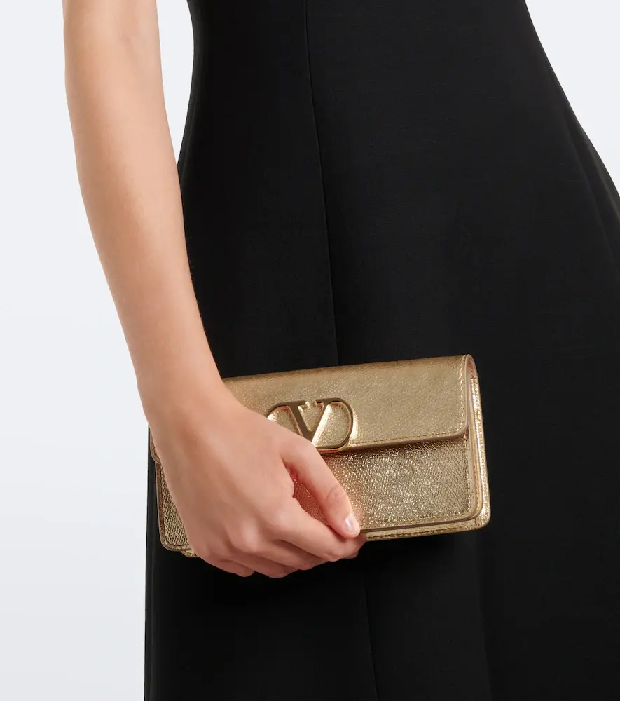 Valentino Garavani VLogo metallic leather wallet on chain | Thumbnail 6 Valentino Garavani VLogo metallic leather wallet on chain | Thumbnail 6