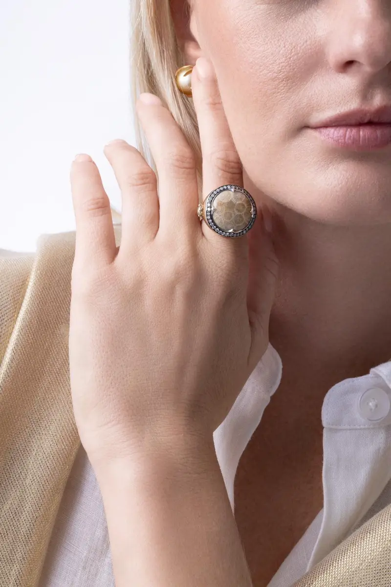 PARULINA Diamond Coral Ring | Thumbnail 4