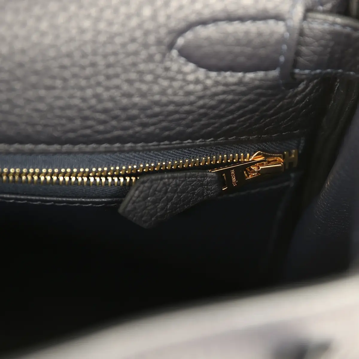 HERMÈS Pre-owned Hermes Kelly Retourne 28 Bleu Nuit Togo Gold Hardware | Thumbnail 9