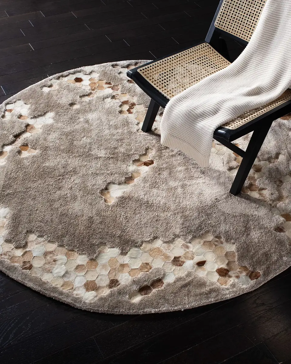 Safavieh Derek Hand-Tufted Round Rug | Thumbnail 2
