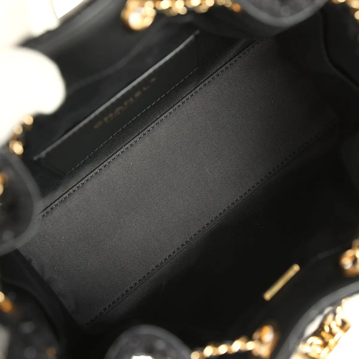 Chanel Chanel Mini 25 Hobo Bag Black Tweed Bouclé Gold Hardware | Thumbnail 8 Chanel Chanel Mini 25 Hobo Bag Black Tweed Bouclé Gold Hardware | Thumbnail 8