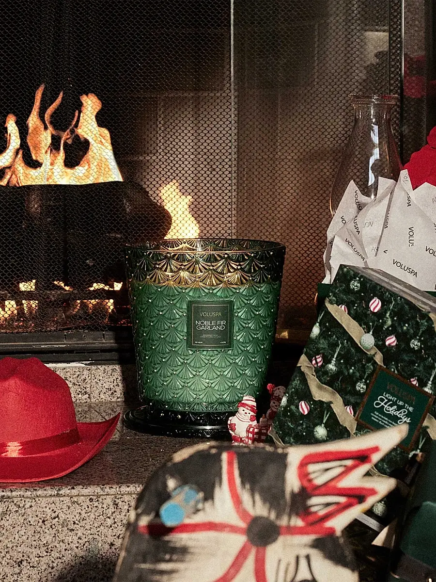 Voluspa Holiday Noble Fir Garland 5-Wick Hearth Candle | Thumbnail 3 Voluspa Holiday Noble Fir Garland 5-Wick Hearth Candle | Thumbnail 3
