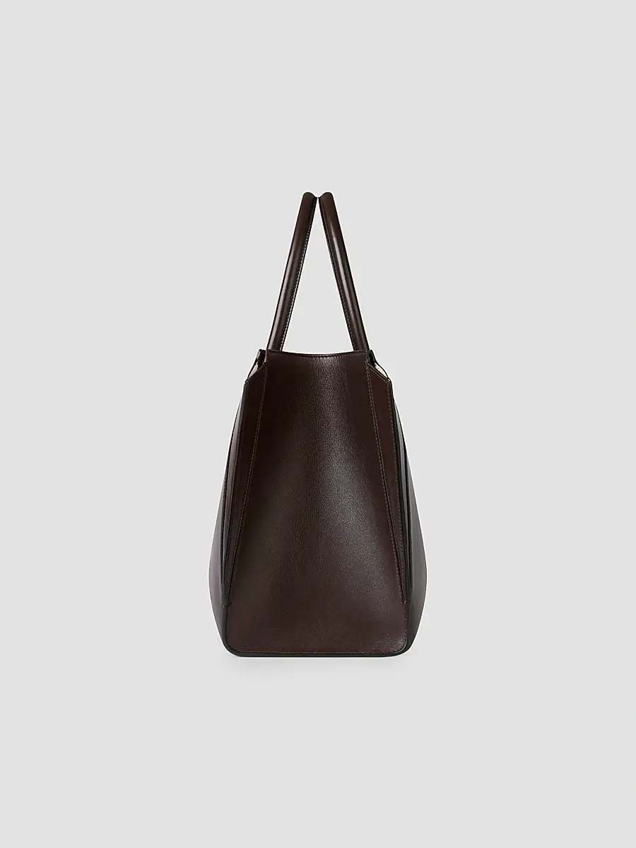 Givenchy Women's Medium Antigona Catchall Top Handle Bag in Shiny Grained Leather | Thumbnail 5 Givenchy Women's Medium Antigona Catchall Top Handle Bag in Shiny Grained Leather | Thumbnail 5