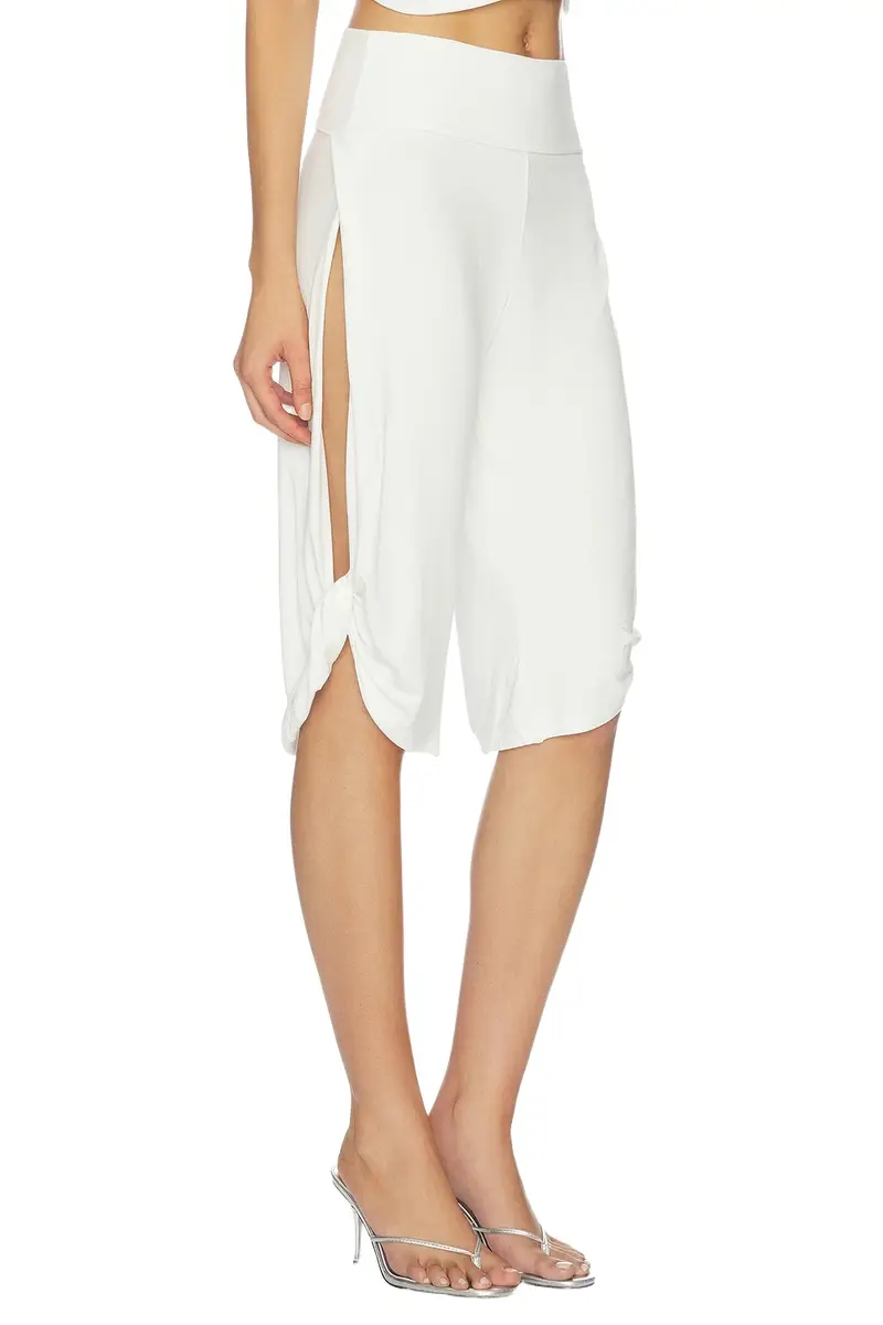 1XBLUE White Twist Capri