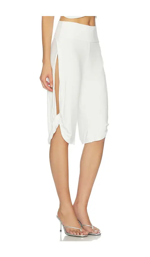1XBLUE White Twist Capri