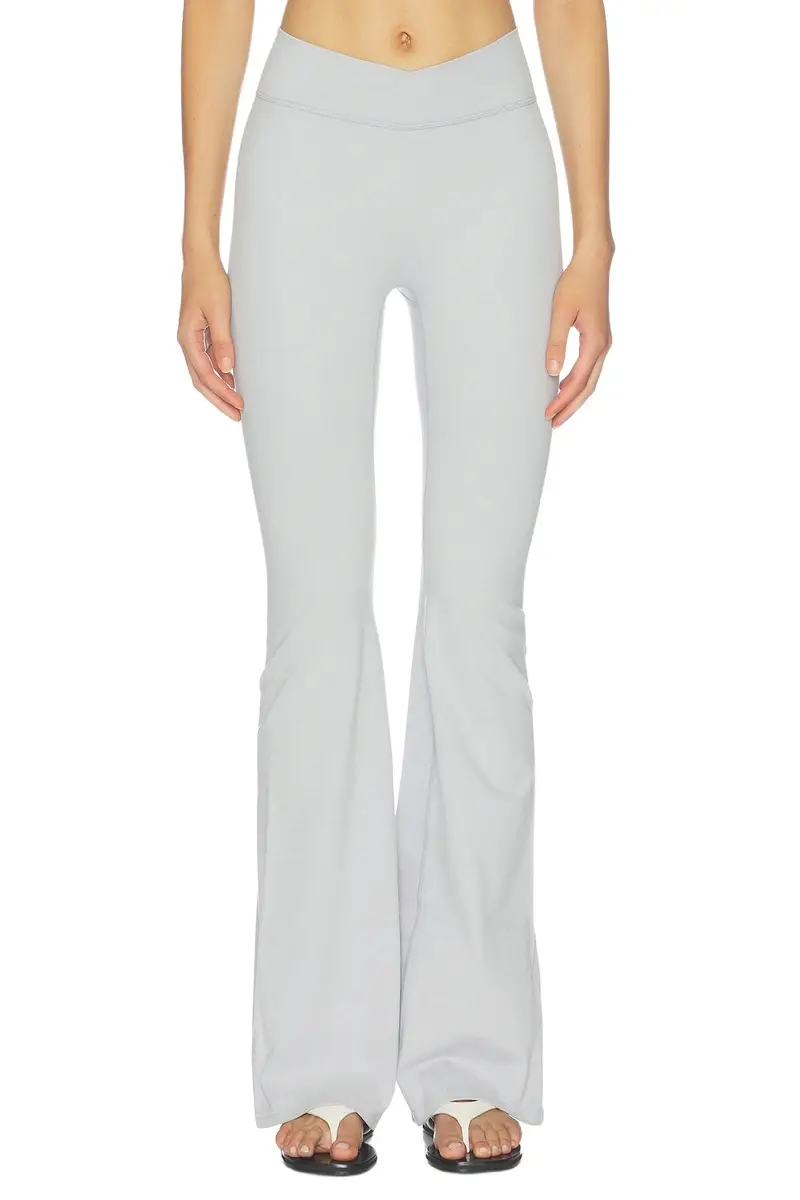 437 The V Flare Legging
