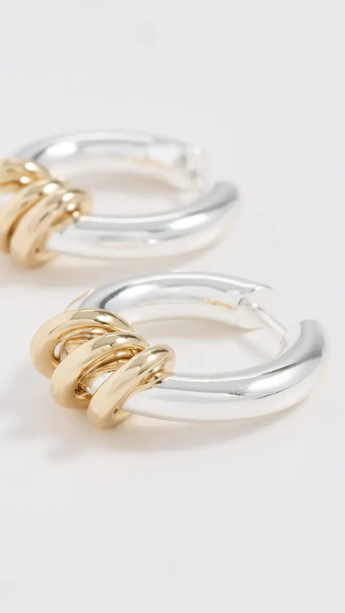 Madewell Triple Ring Huggie Hoop Earrings | Thumbnail 4
