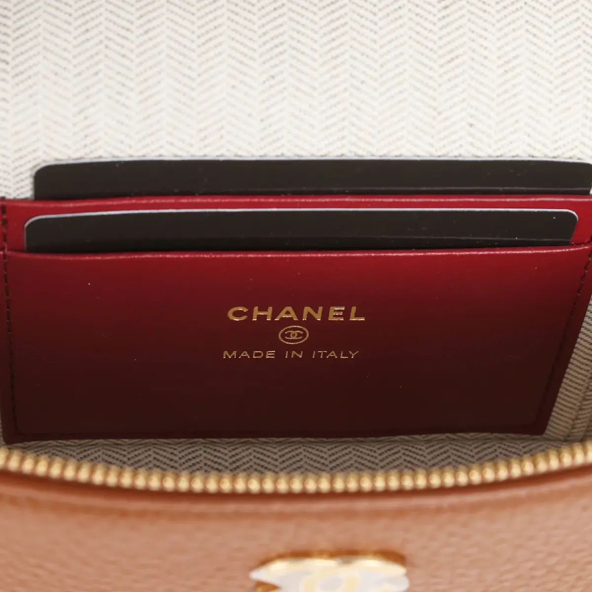 Chanel Chanel "Supple" Top Handle Long Vanity Case with Chain Camel Grained Calfskin Gold Hardware | Thumbnail 9