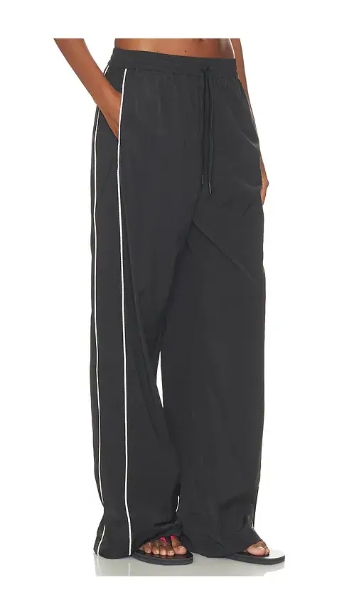 Good American The Sport Pants | Image 1 Good American The Sport Pants | Image 1