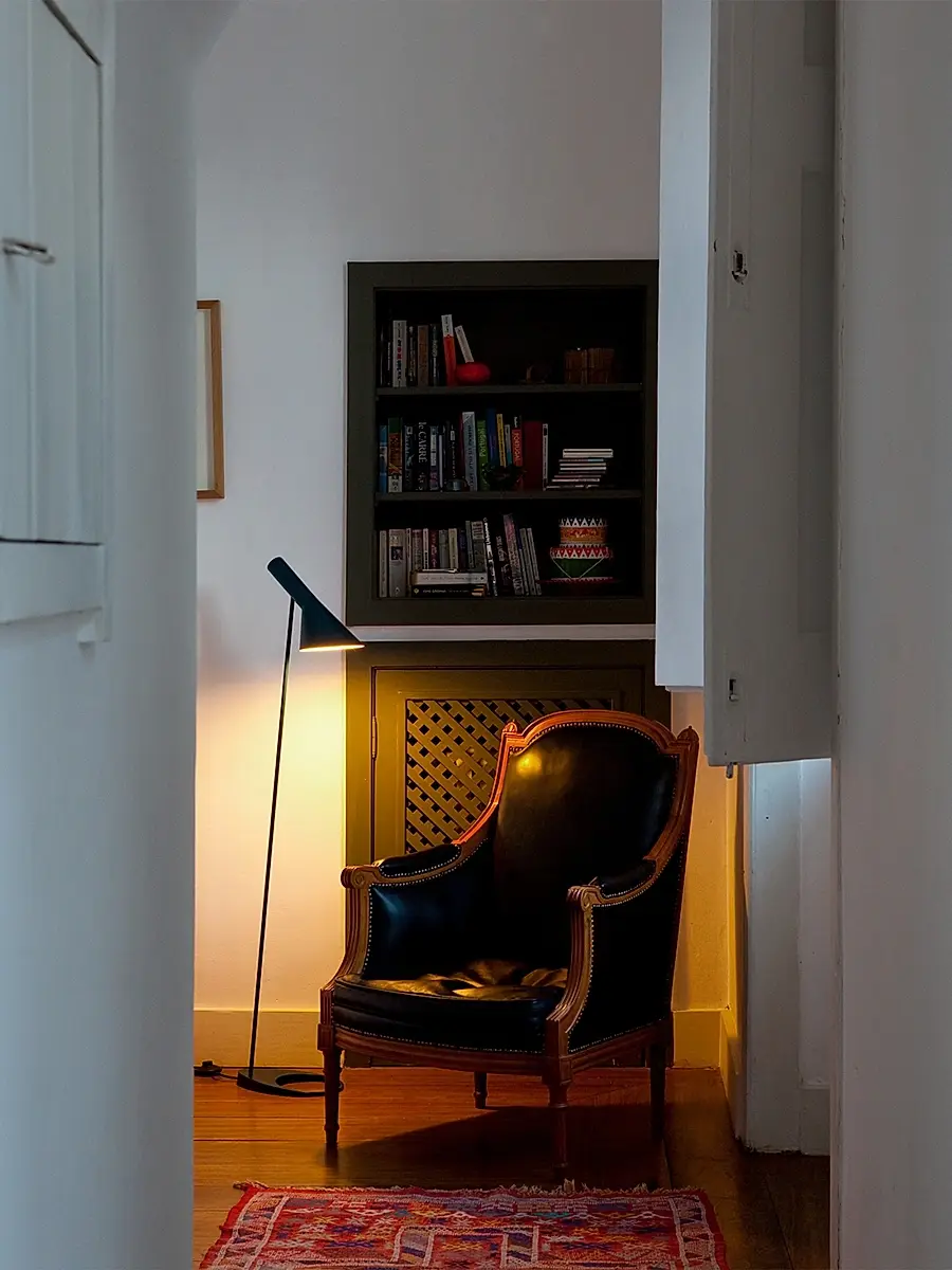 Louis Poulsen AJ Floor Lamp | Thumbnail 2