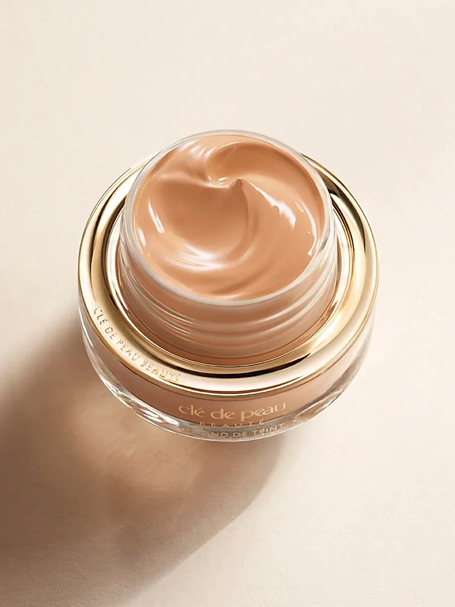 CLÉ DE PEAU BEAUTÉ Women's The Foundation SPF 22 | Thumbnail 2 CLÉ DE PEAU BEAUTÉ Women's The Foundation SPF 22 | Thumbnail 2