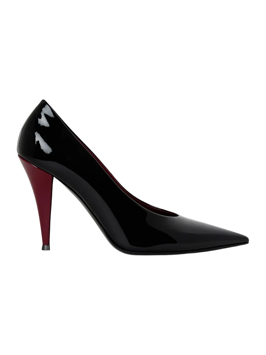 Givenchy Women's Pointy Pumps in Patent Leather - Black Burgundy