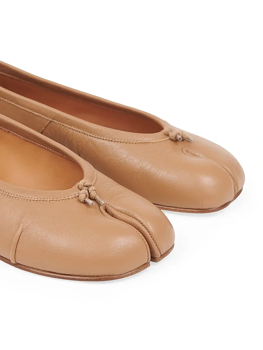 Maison Margiela Women's Tabi Leather Ballerina Flats | Thumbnail 4 Maison Margiela Women's Tabi Leather Ballerina Flats | Thumbnail 4