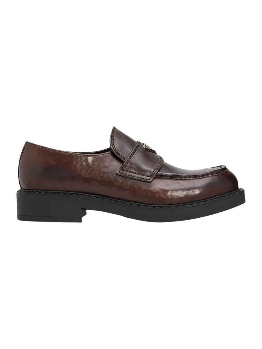 Men's Leather Enamel Logo Moc-Toe Penny Loafers Men's Leather Enamel Logo Moc-Toe Penny Loafers