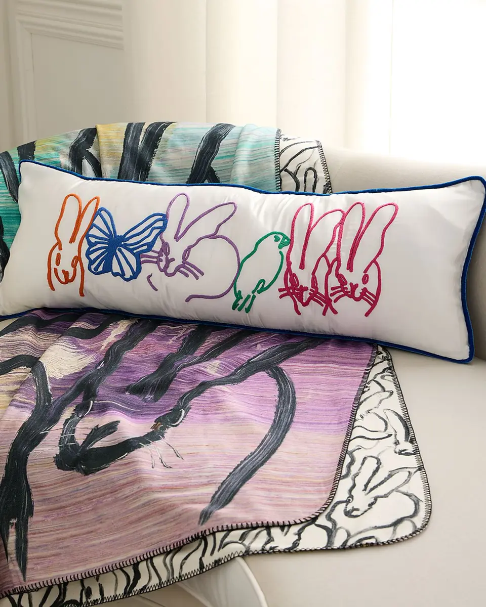 Hunt Slonem Best Bunnies Reversible Throw Blanket, 60" x 80" | Thumbnail 2 Hunt Slonem Best Bunnies Reversible Throw Blanket, 60" x 80" | Thumbnail 2