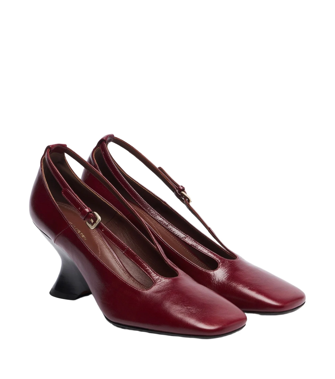 Leather pumps